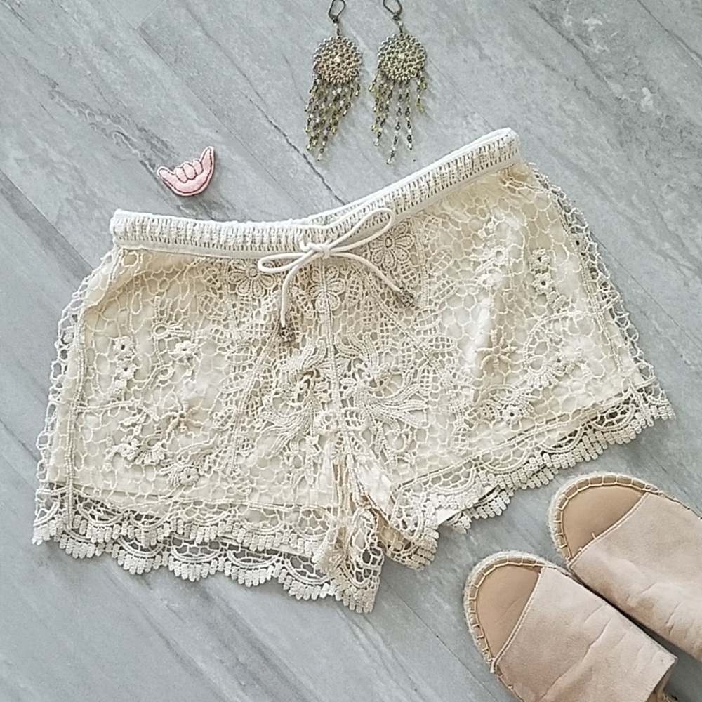 UNITED COLORS of BENETTON lace shorts XS